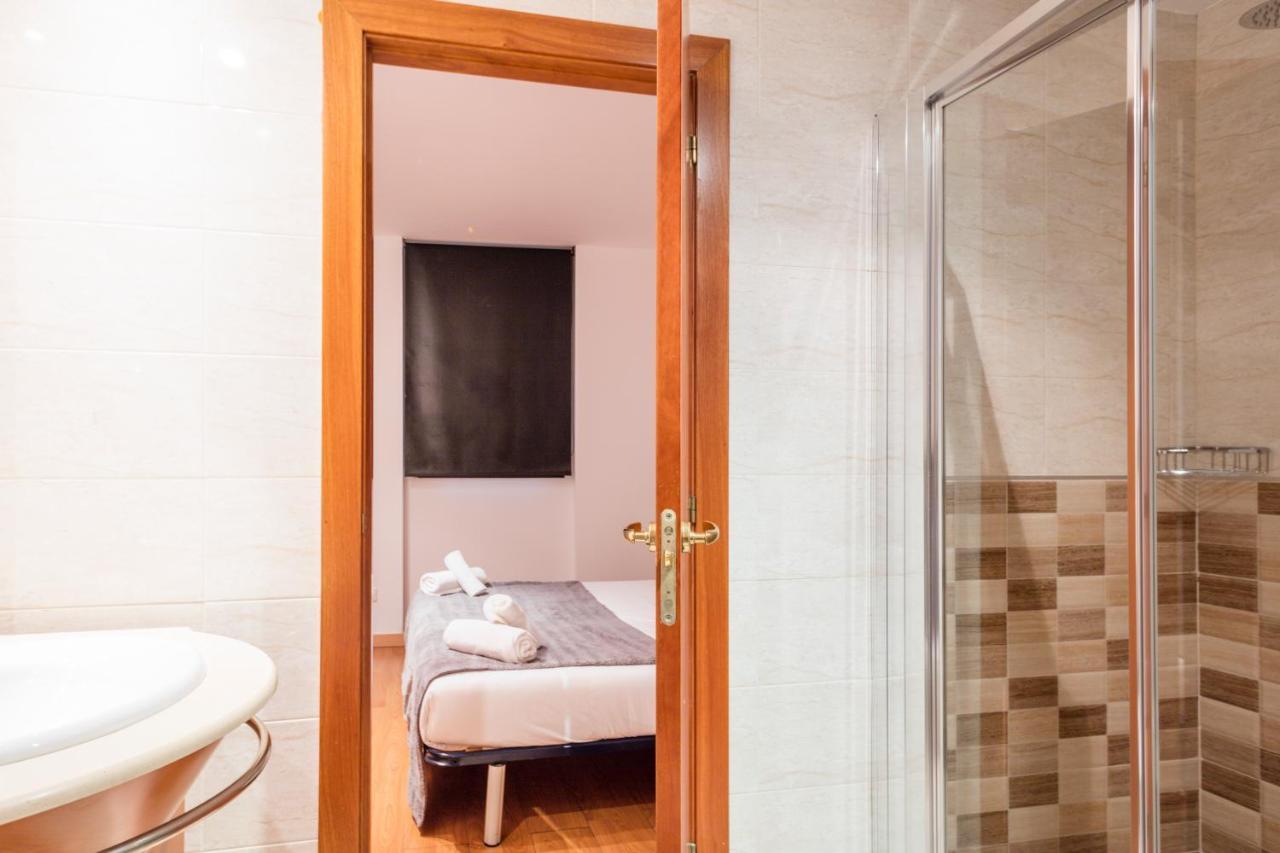 Habitat Apartments Carders Barcelona Luaran gambar