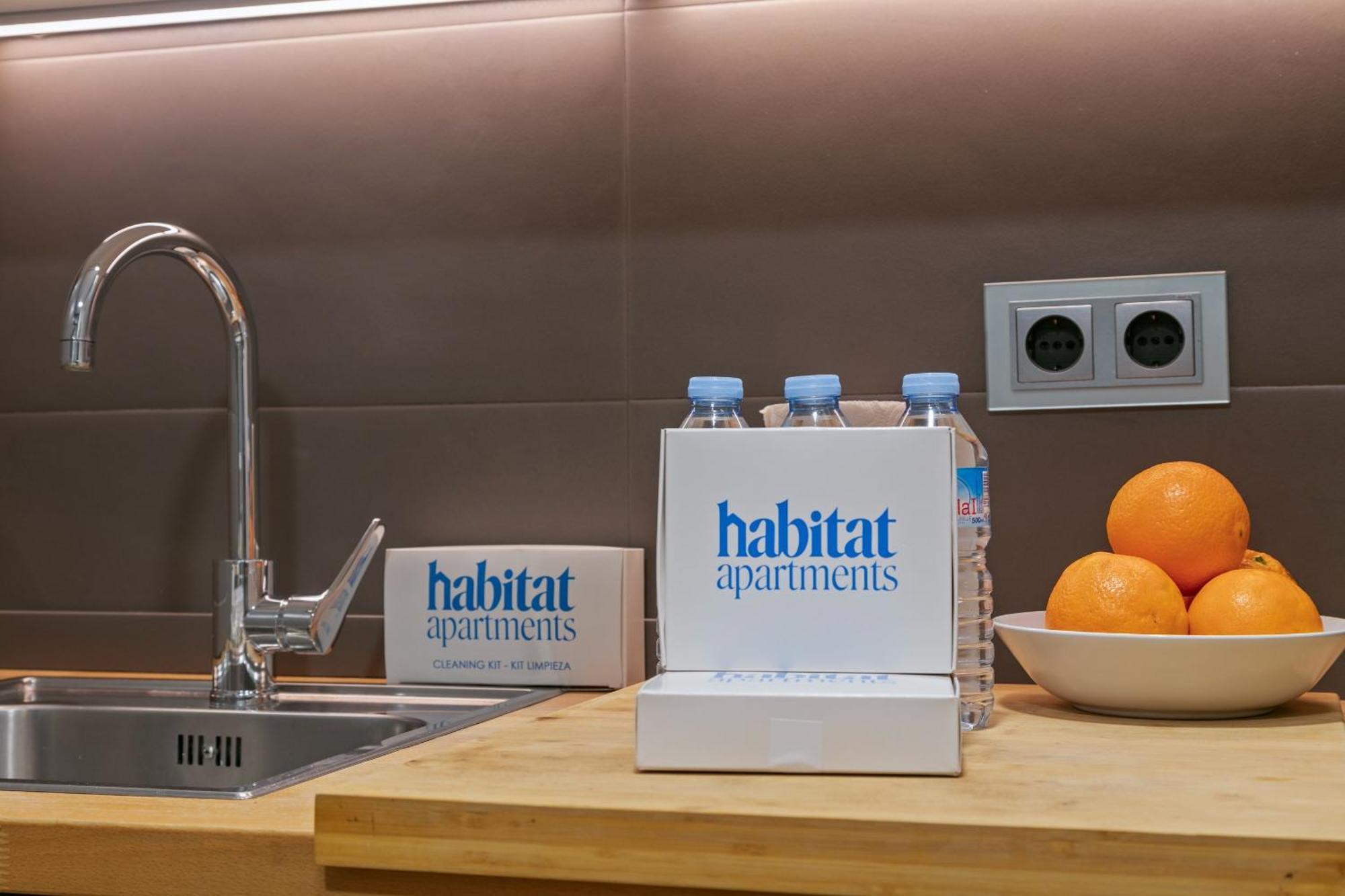 Habitat Apartments Carders Barcelona Luaran gambar